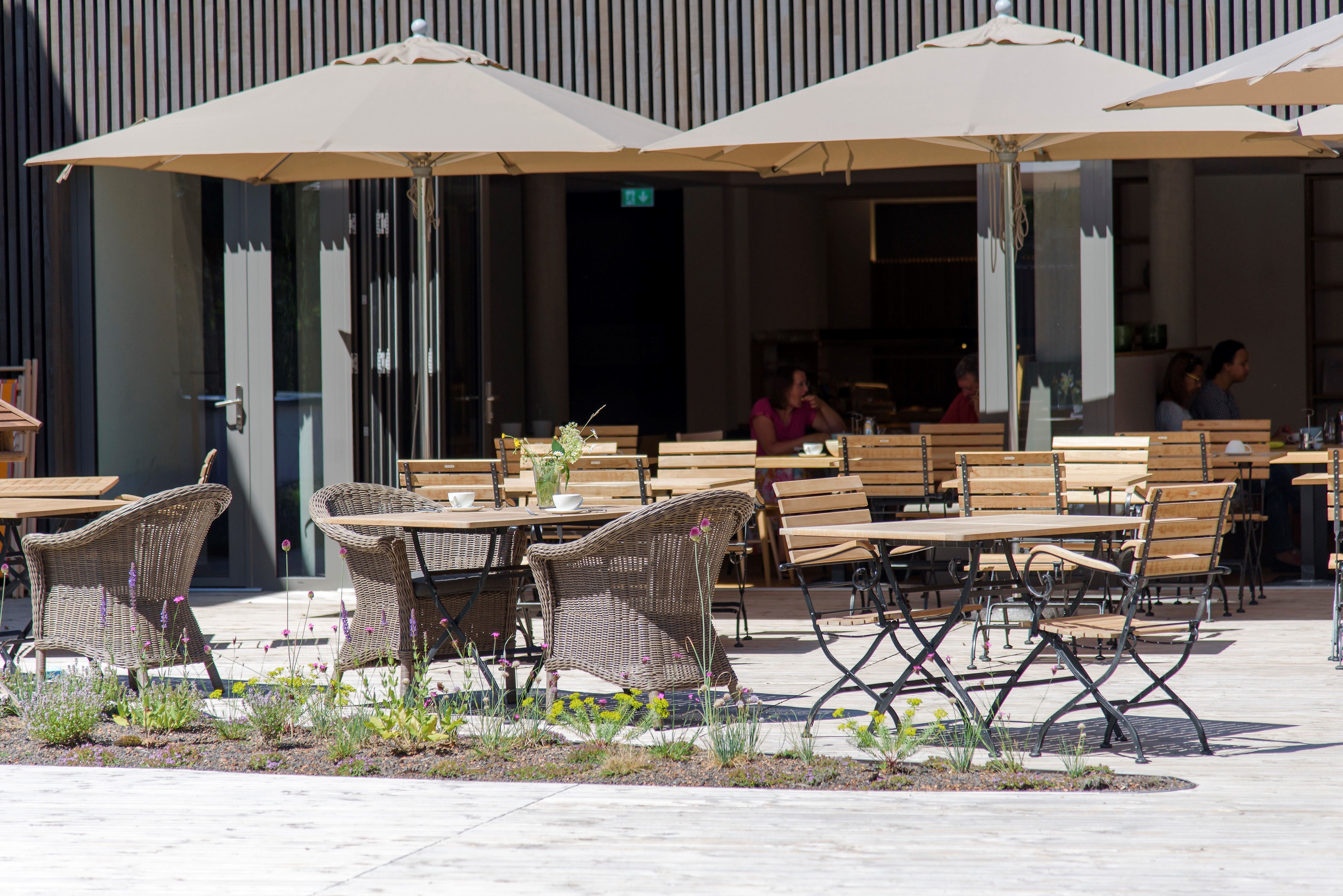 Frühstücks-Wohnzimmer Terrasse Morgensonne